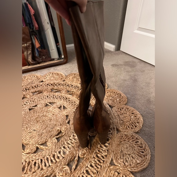 Steve Madden Hudsun Cognac Leather Knee High Heeled Boots Size 7.5 Like New! - Picture 7 of 8